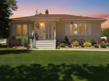 16 Emerson Drive, Buffalo, NY 14226