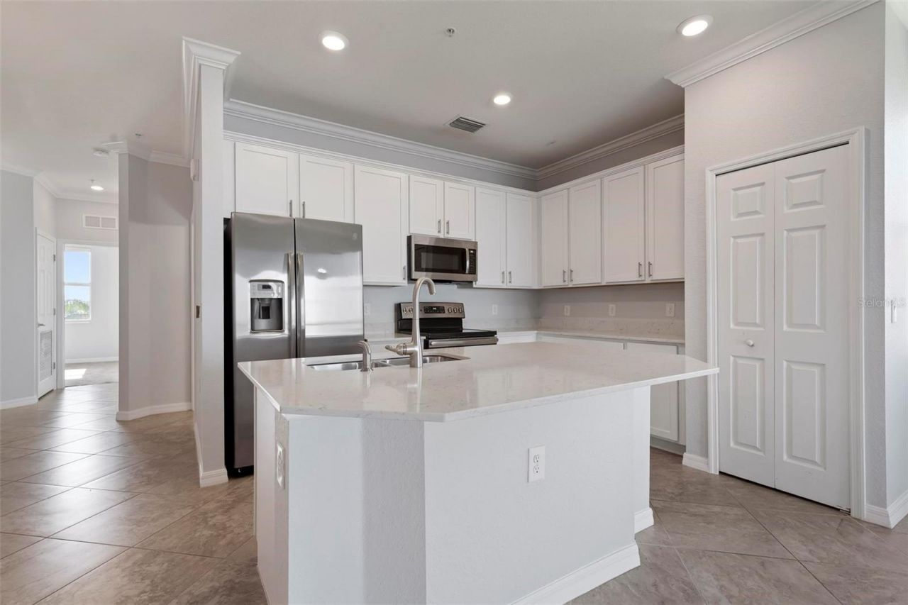 920 Tidewater Shores Loop, Unit 301, Bradenton, FL 34208 Photo