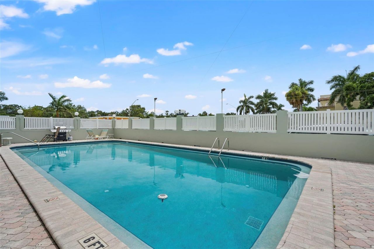 7321 Central Avenue , Unit 407, Saint Petersburg, FL 33710 Photo