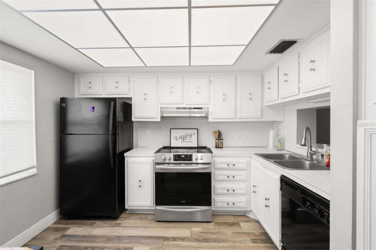 7321 Central Avenue , Unit 407, Saint Petersburg, FL 33710 Photo