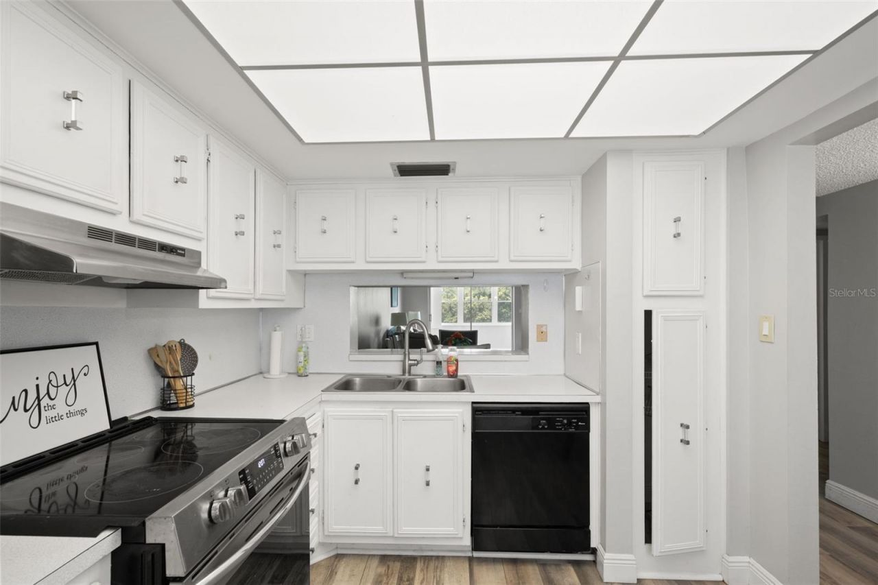 7321 Central Avenue , Unit 407, Saint Petersburg, FL 33710 Photo