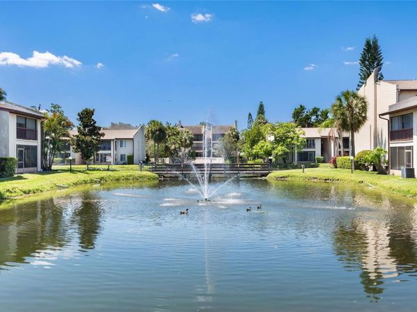 3840 N LAKE DRIVE, Unit 125, TAMPA, FL 33614