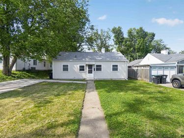 6764 Charles Street, Omaha, NE 68132