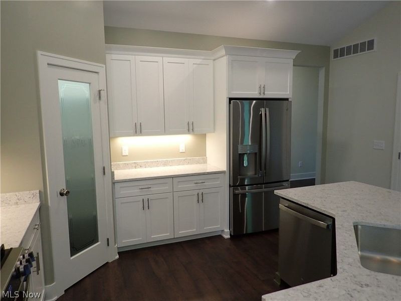7077 Village Way Drive , Garrettsville, OH 44231 Photo 5