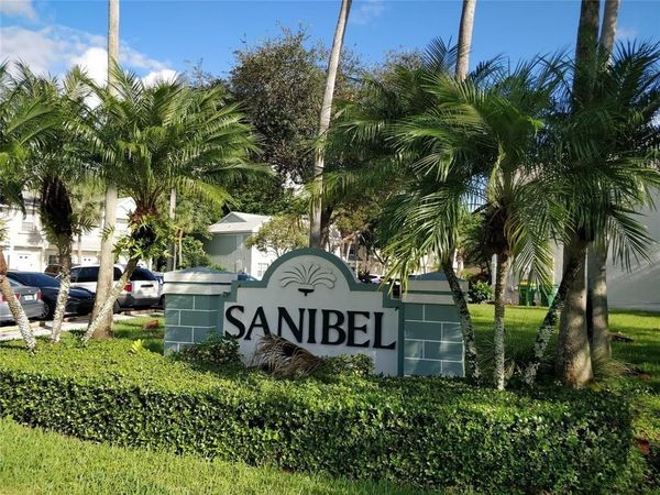 7913 Sanibel Drive, Unit 7913, Tamarac, FL 33321