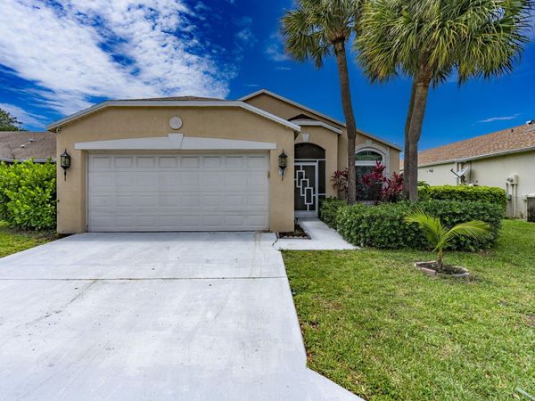 72 Paxford Lane, Boynton Beach, FL 33426