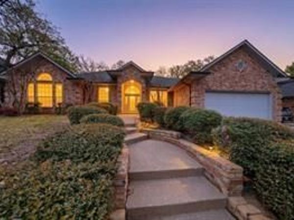 1405 Briar Drive, Bedford, TX 76022