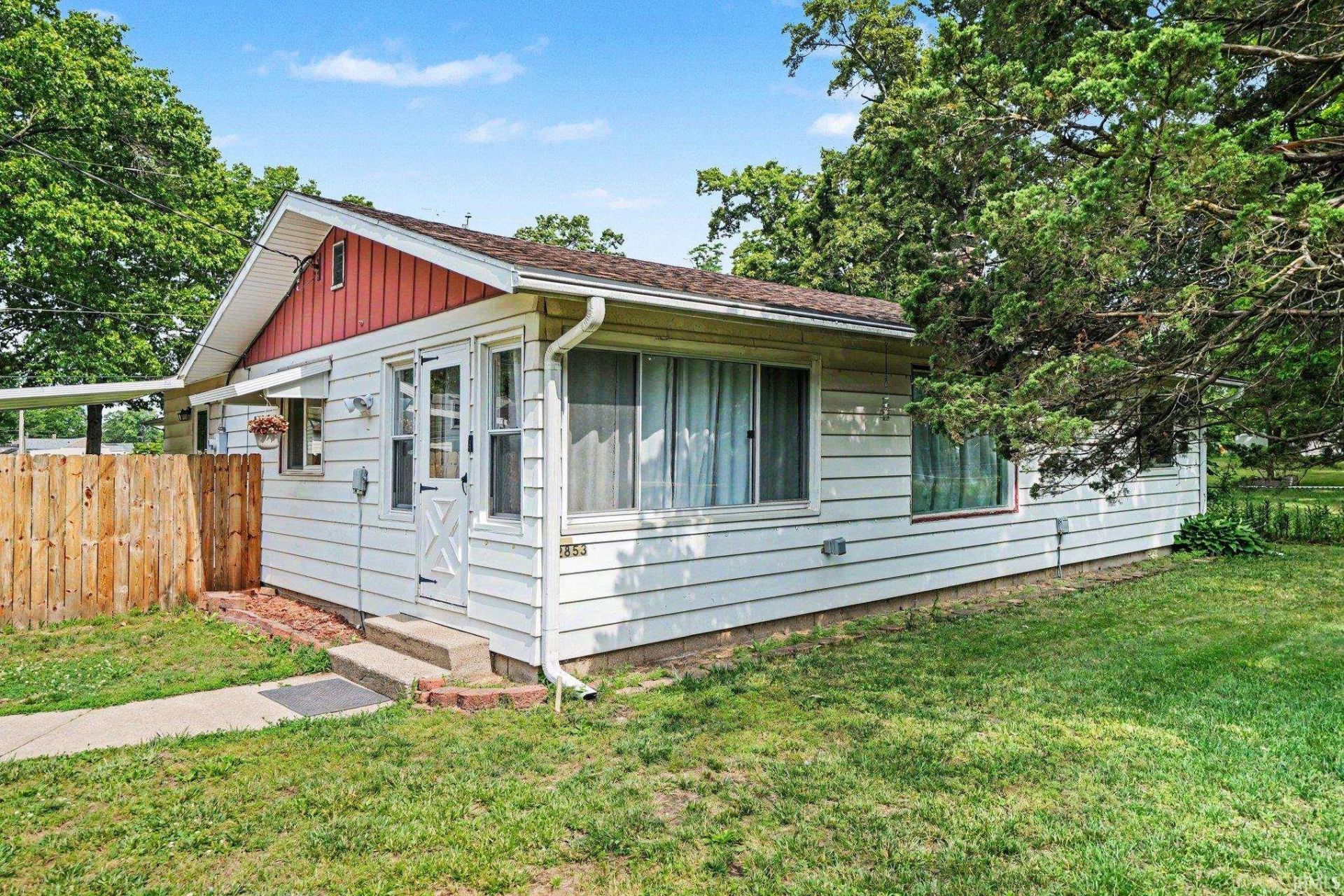 52853 N Francis Street, South Bend, IN 46637 Main Photo