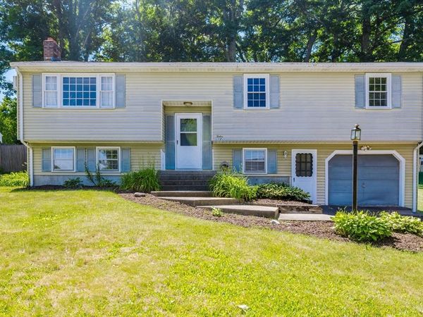 12 Sunset Dr, Milford, MA 01757