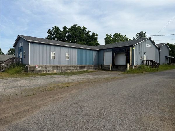 101 Randolph St , Ellwood City, PA 16117