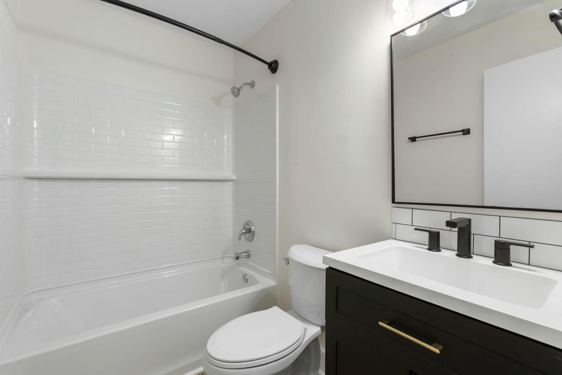 270 Fleming Road Photo 13