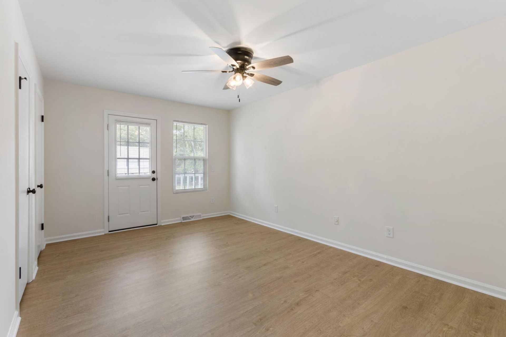 270 Fleming Road Photo 14