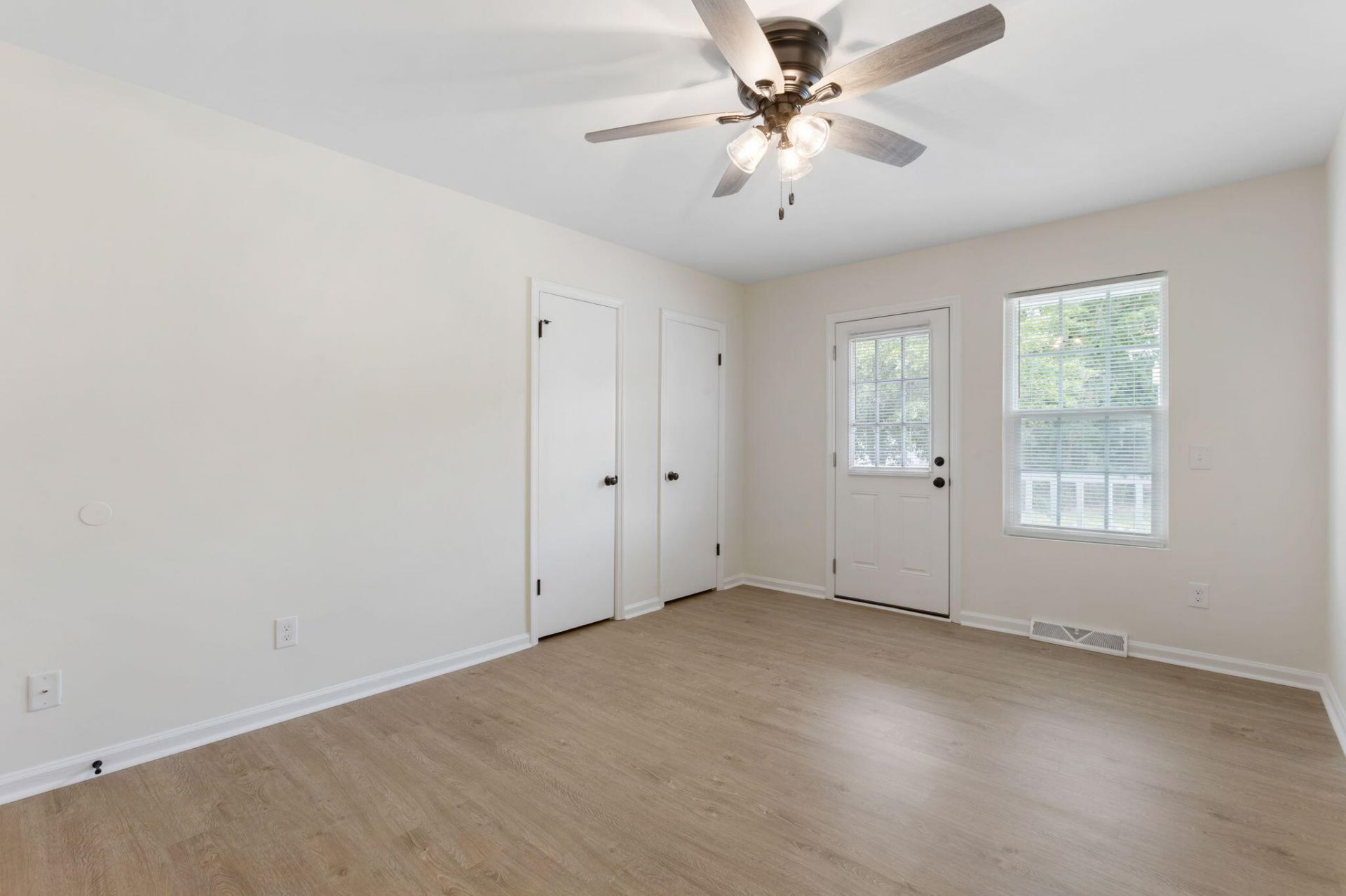 270 Fleming Road Photo 15