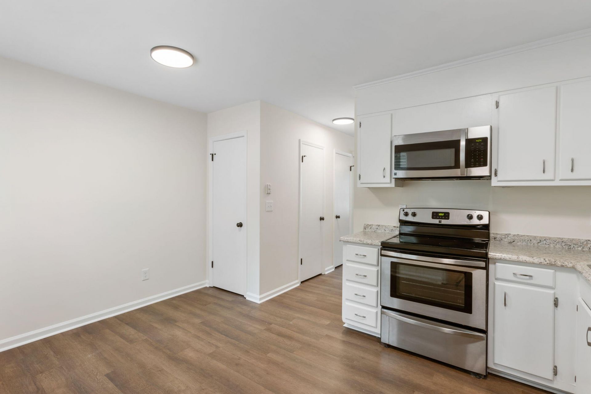 270 Fleming Road Photo 7