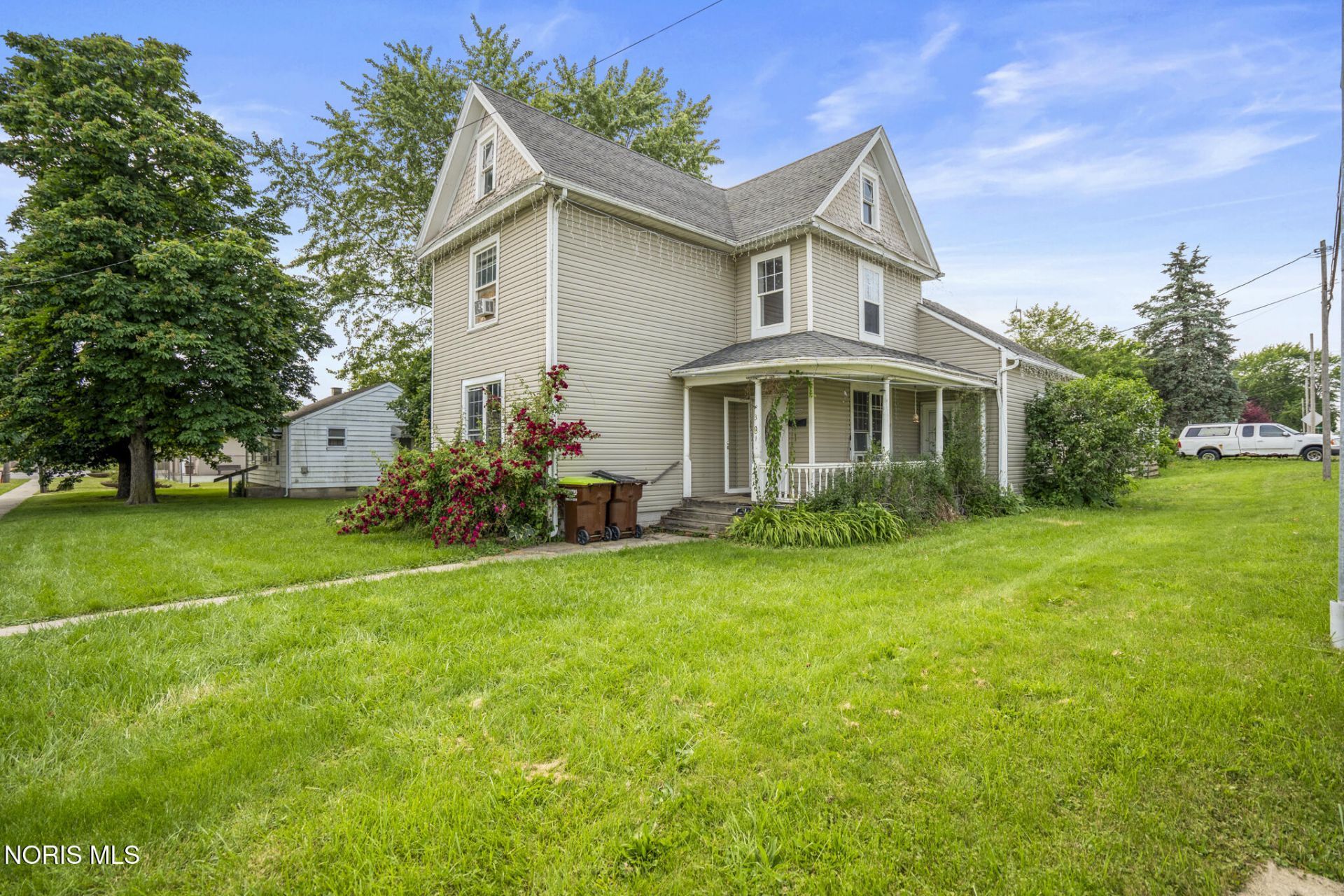 300 S Cherry Street, Woodville, OH 43469 Main Photo