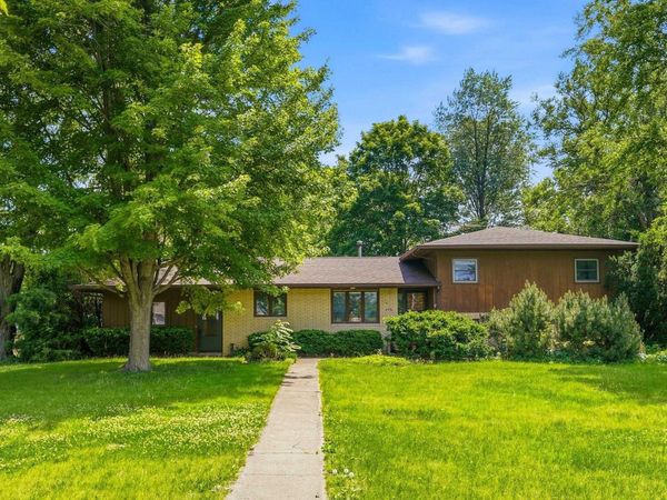 406 E Lafayette Avenue, Keota, IA 52248