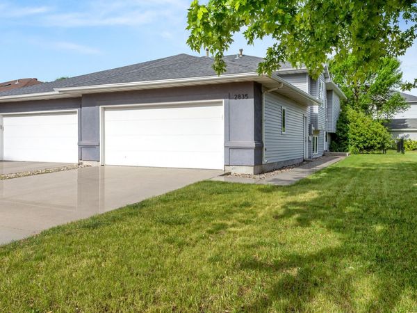 2835 Wheatland Drive S, Fargo, ND 58103