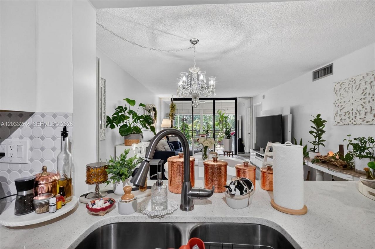 8150 W Mcnab Rd , Unit 304, Tamarac, FL 33321 Photo