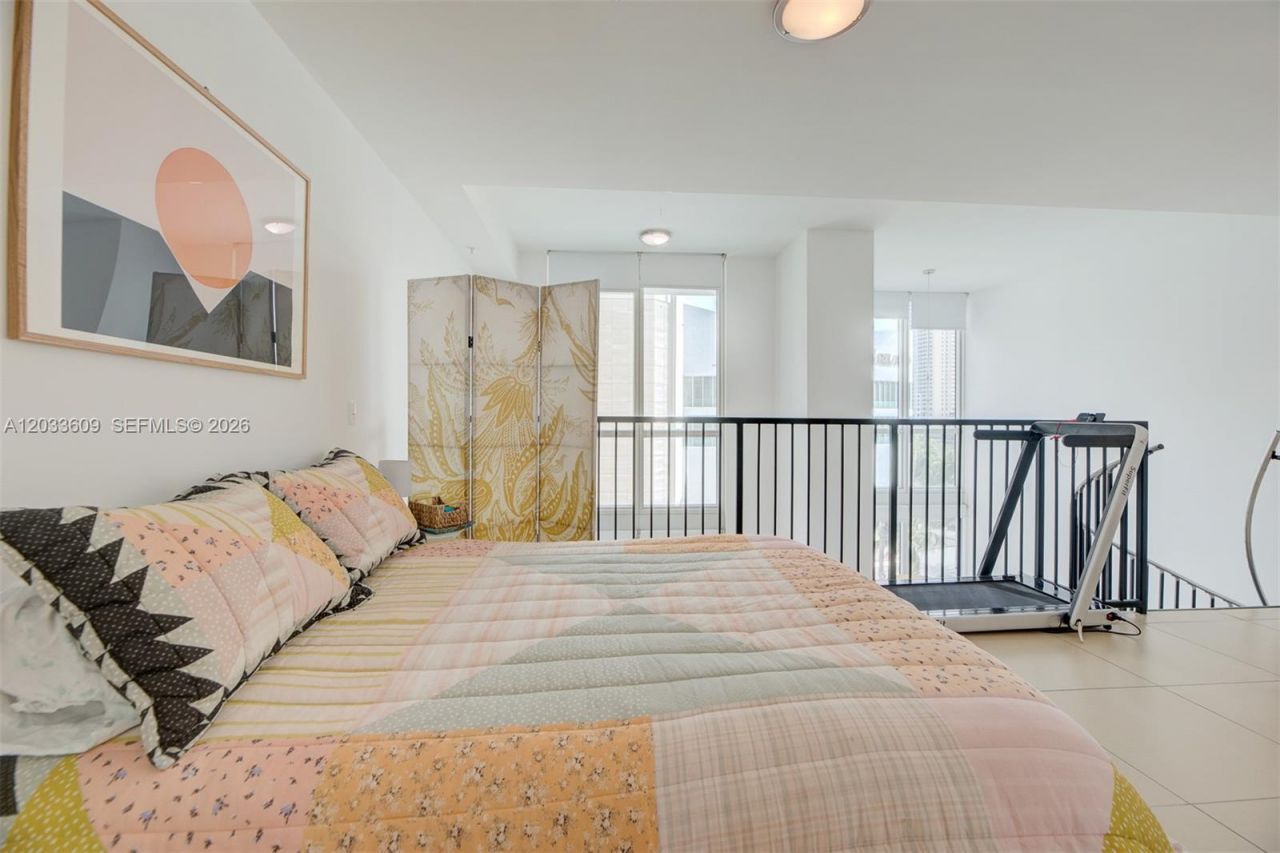 300 S Biscayne Blvd , Unit L-428, Miami, FL 33131 Photo
