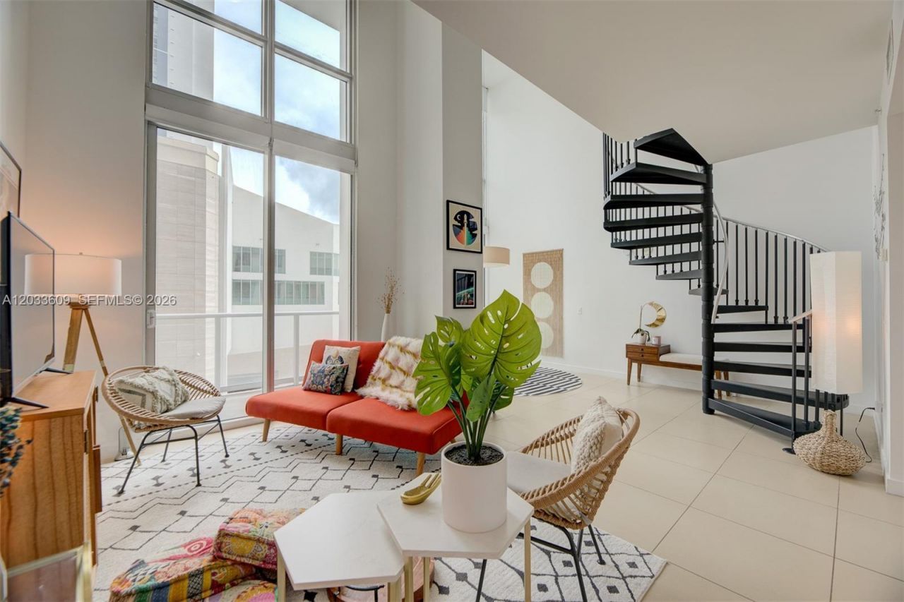 300 S Biscayne Blvd , Unit L-428, Miami, FL 33131 Photo
