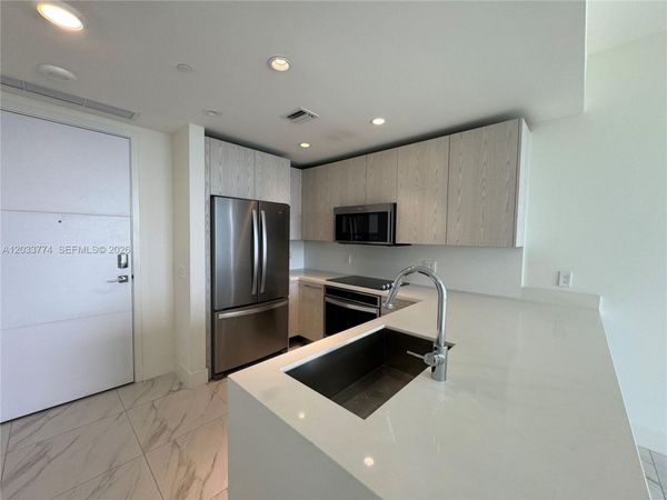 2000 Metropica Way, Unit 2111, Sunrise, FL 33323