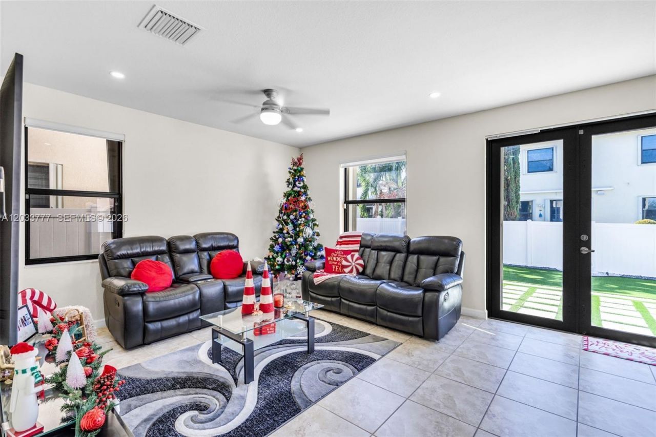 8894 W 34th Ave , Hialeah, FL 33018 Photo