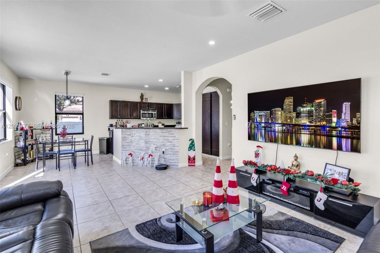 8894 W 34th Ave , Hialeah, FL 33018 Photo