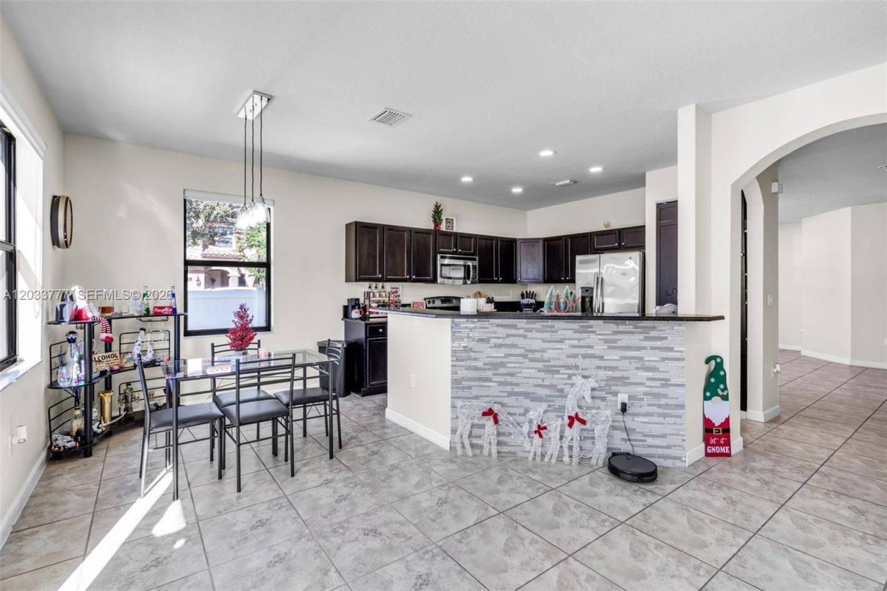8894 W 34th Ave , Hialeah, FL 33018 Photo