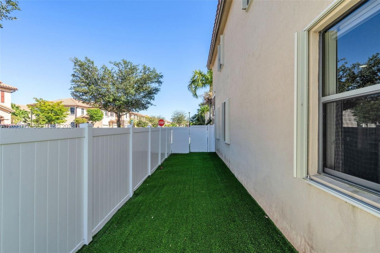 8894 W 34th Ave , Hialeah, FL 33018 Photo
