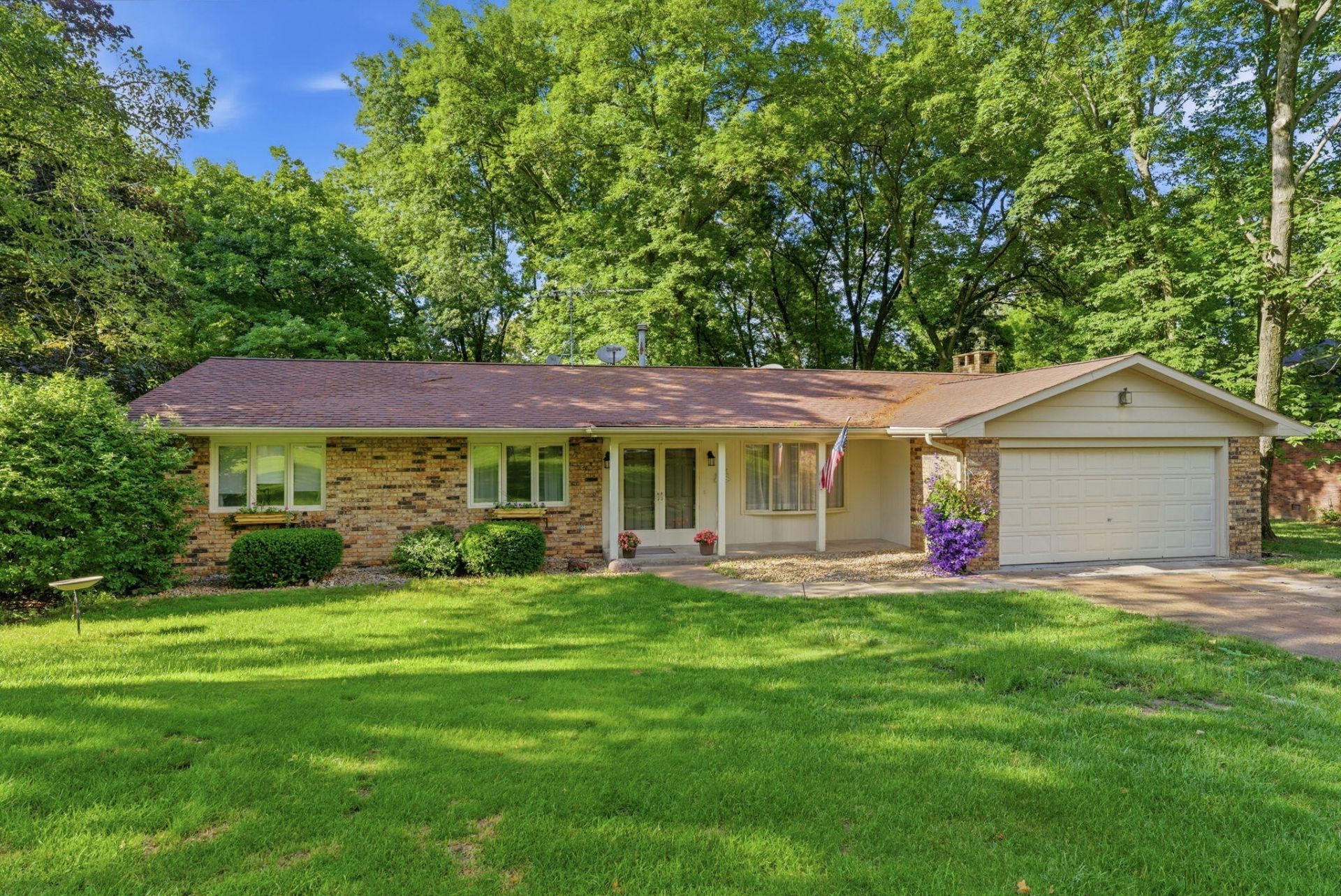 2813 Musquota, Muscatine, IA 52761 Main Photo