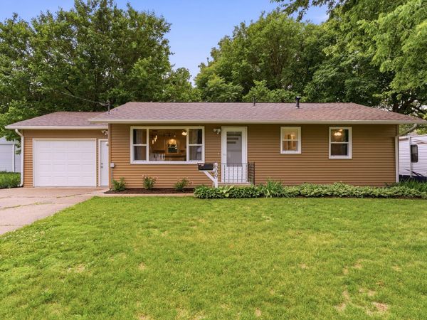 609 TOWNSEND, Wapello, IA 52653