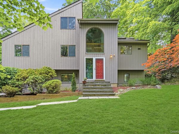 43 Powder Horn Road, Cortlandt Manor, NY 10567