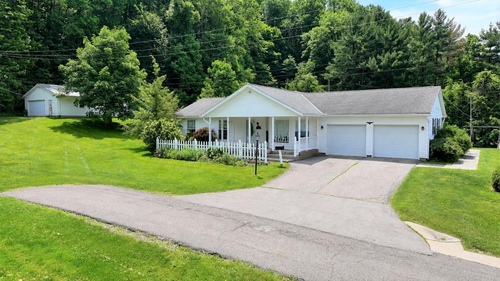 16 Charles Dr, Bellville, OH 44813 Main Photo