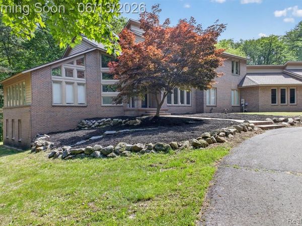 9961 Cross Creek Drive, Green Oak Twp, MI 48178
