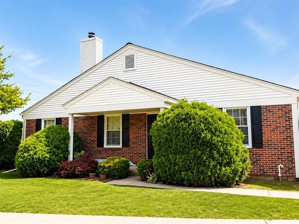 15733 Charleston Drive , Clinton Twp, MI 48038