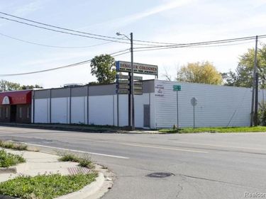 2919 & 2913 Corunna Road , Flint, MI 48503