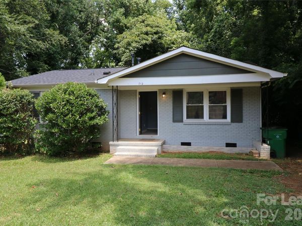 712 Edgegreen Drive , Charlotte, NC 28217
