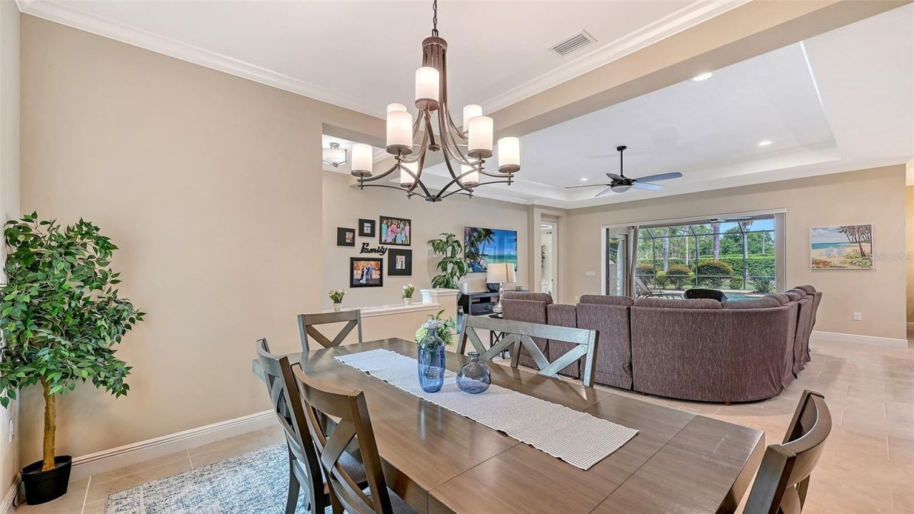 8215 Larkspur Circle , Sarasota, FL 34241 Photo