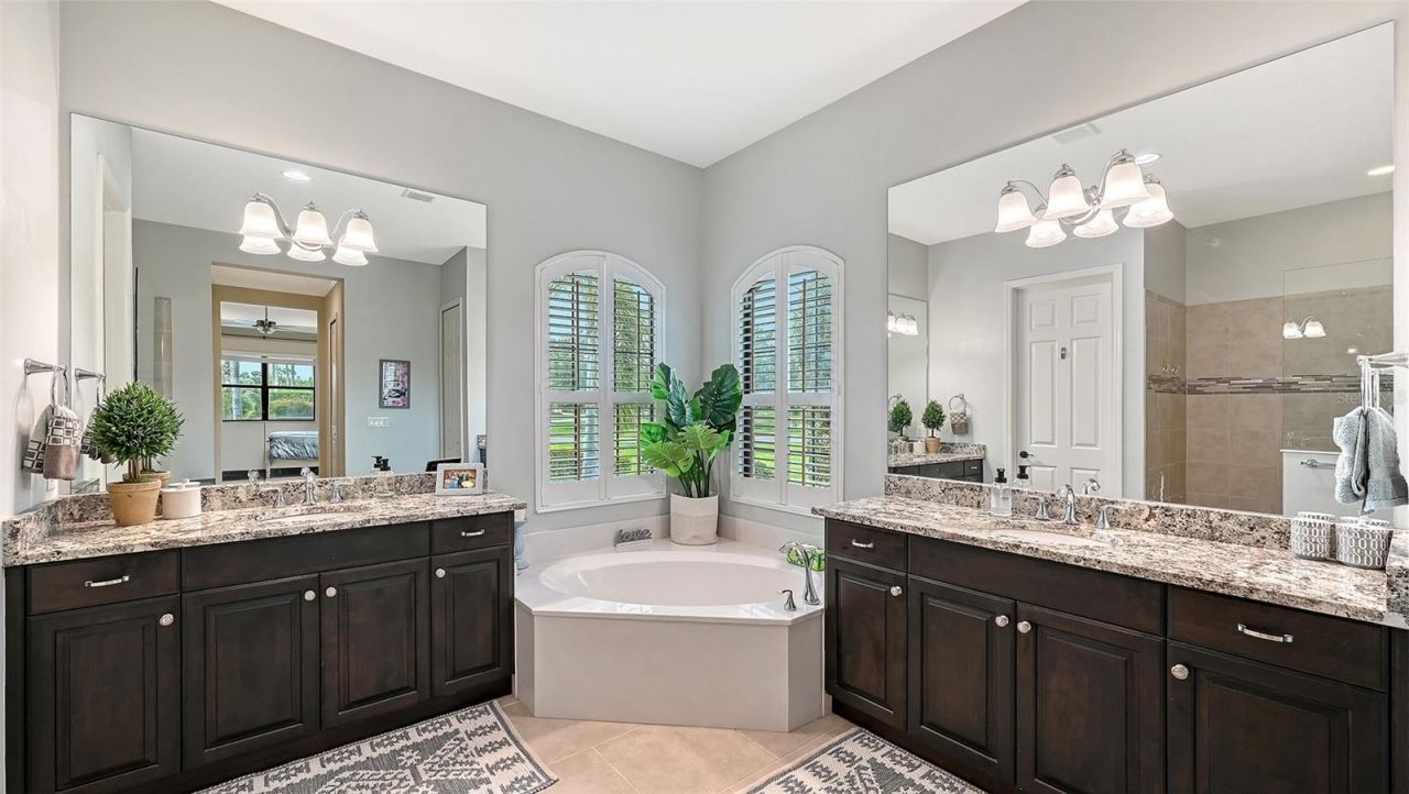 8215 Larkspur Circle , Sarasota, FL 34241 Photo