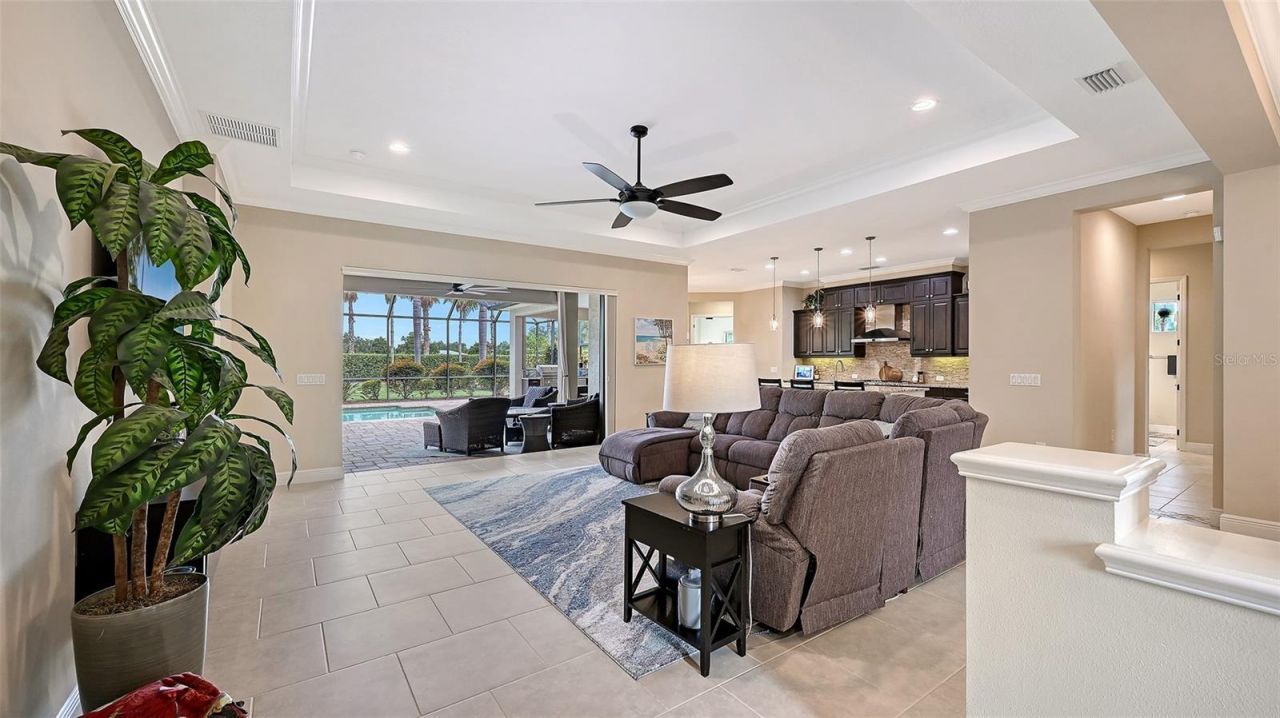 8215 Larkspur Circle , Sarasota, FL 34241 Photo