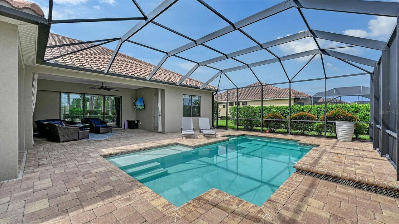 8215 Larkspur Circle , Sarasota, FL 34241 Photo