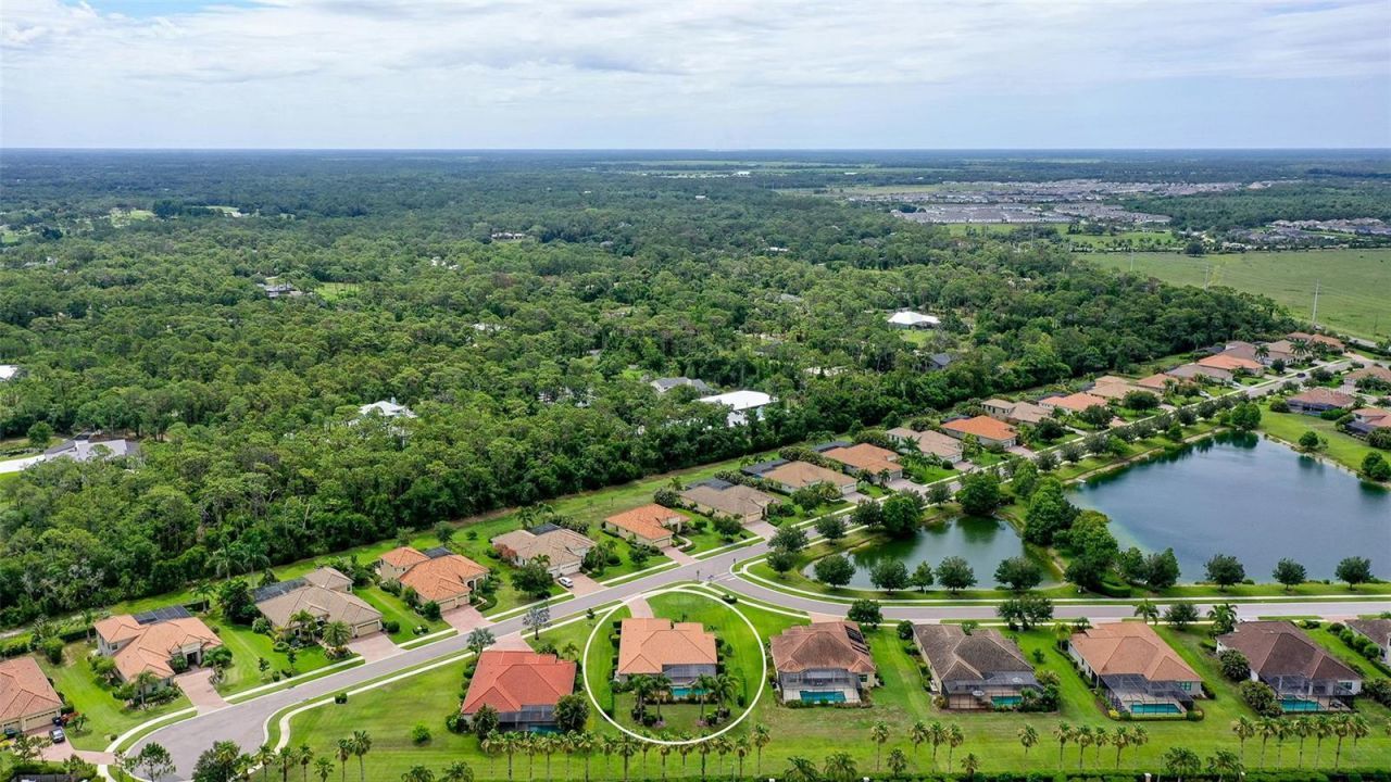 8215 Larkspur Circle , Sarasota, FL 34241 Photo