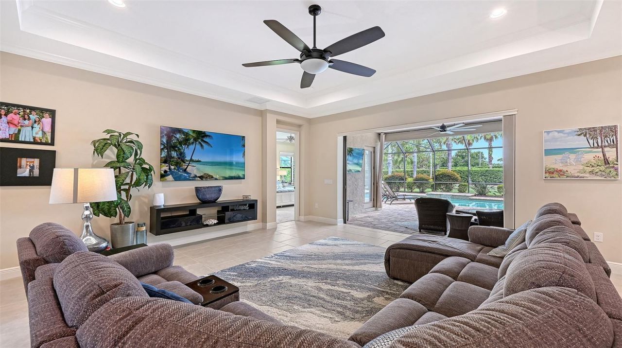 8215 Larkspur Circle , Sarasota, FL 34241 Photo
