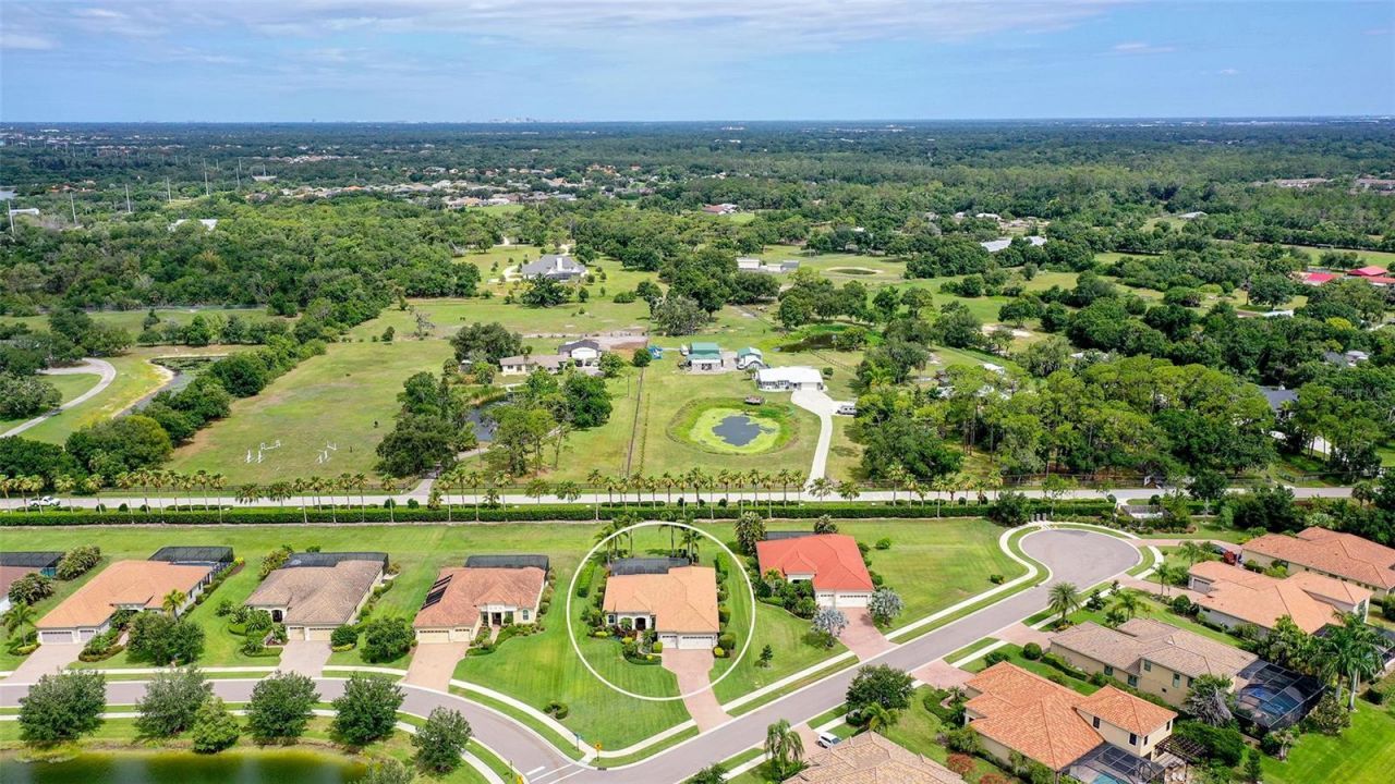 8215 Larkspur Circle , Sarasota, FL 34241 Photo