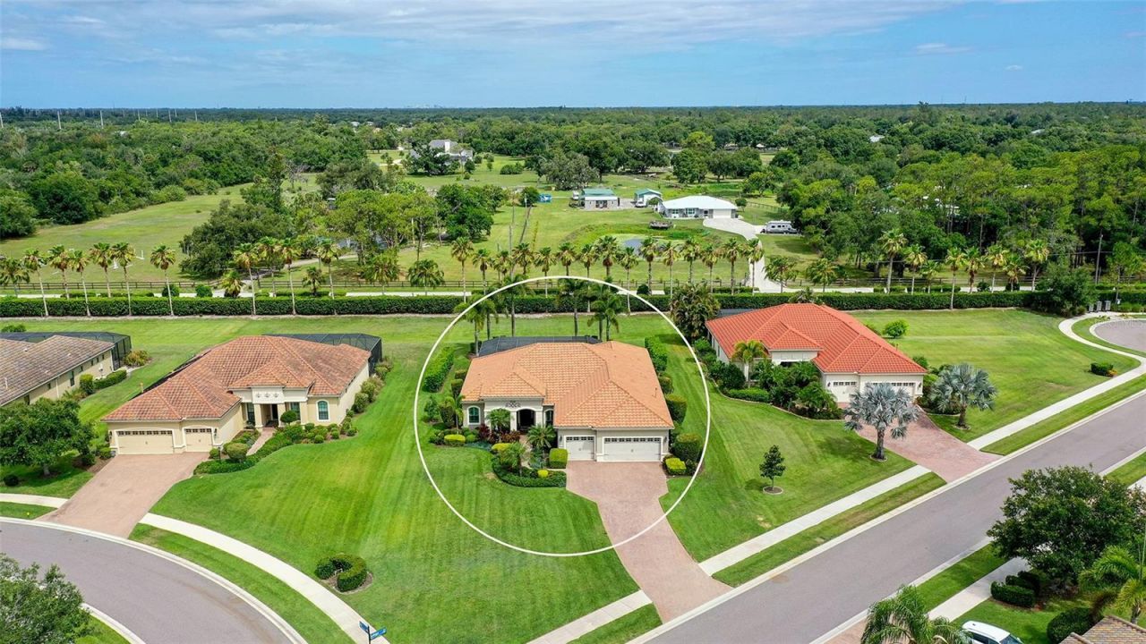 8215 Larkspur Circle , Sarasota, FL 34241 Photo
