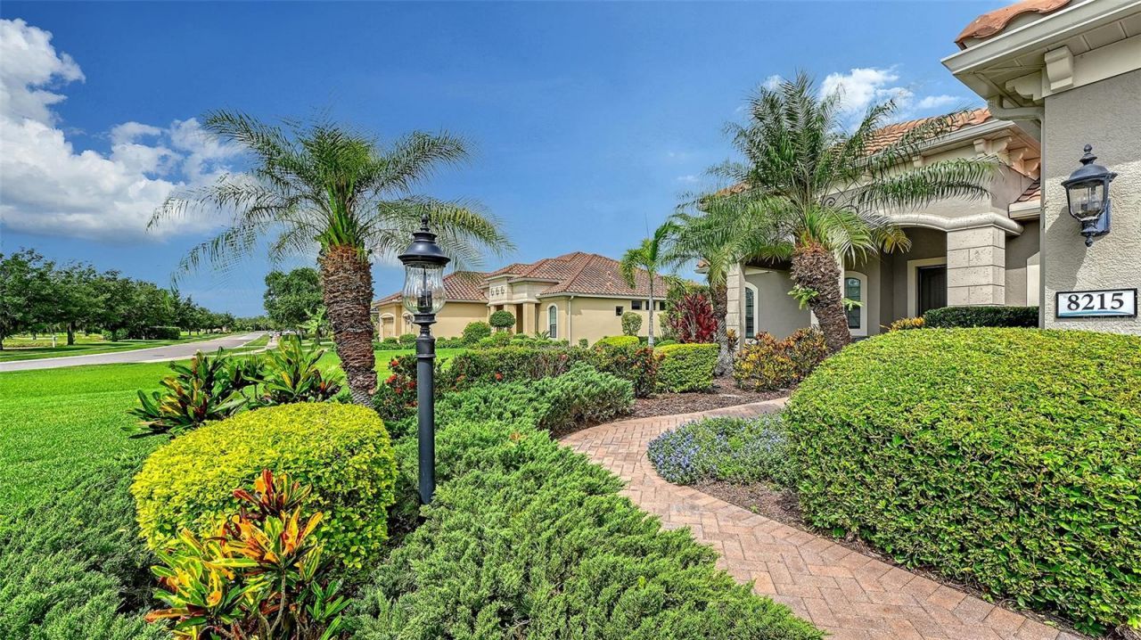 8215 Larkspur Circle , Sarasota, FL 34241 Photo