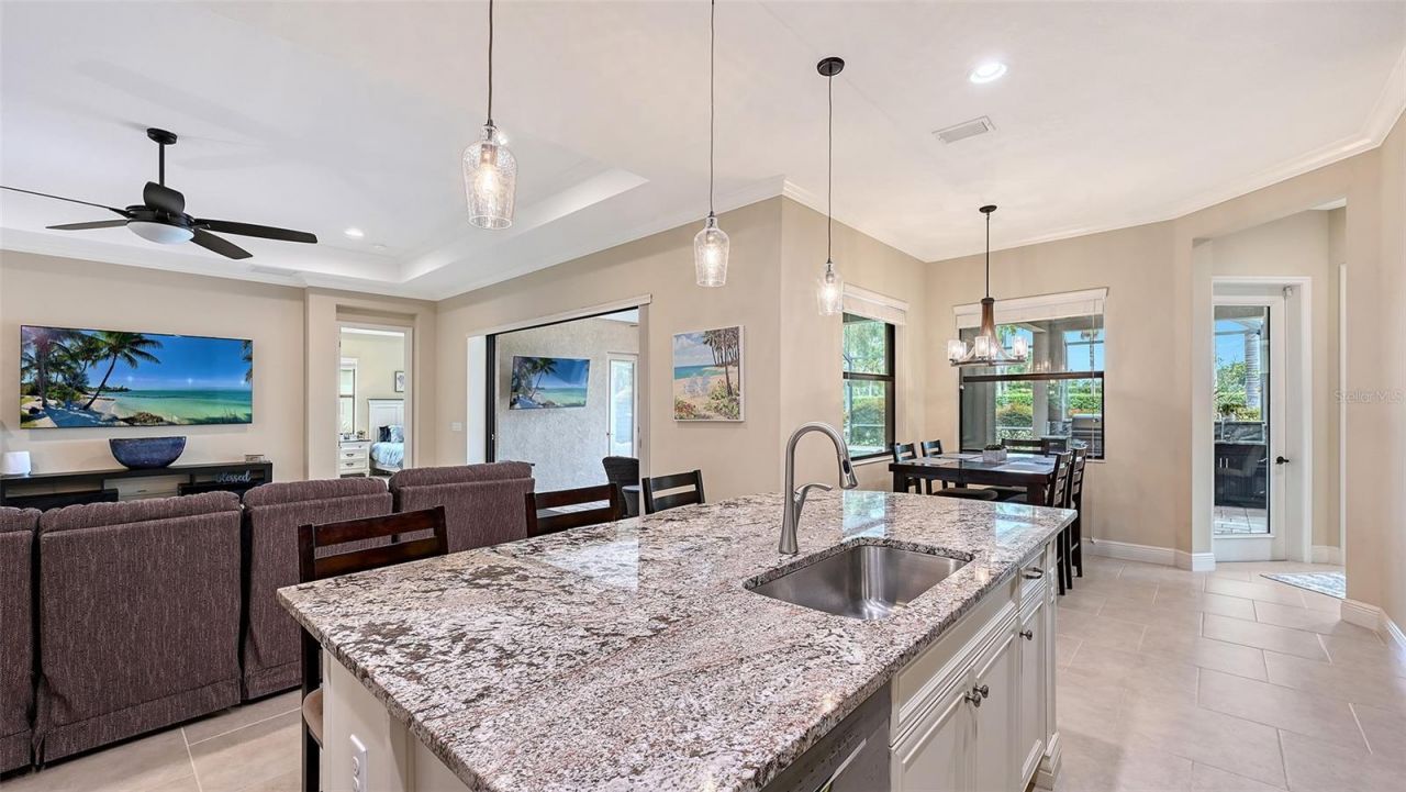 8215 Larkspur Circle , Sarasota, FL 34241 Photo