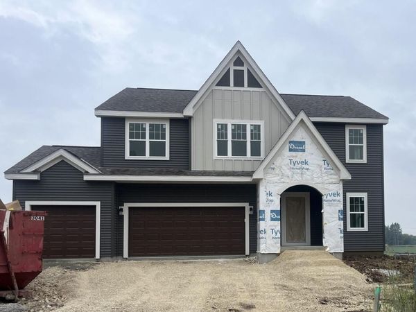 626 Hawks Ridge Rd, Grafton, WI 53024
