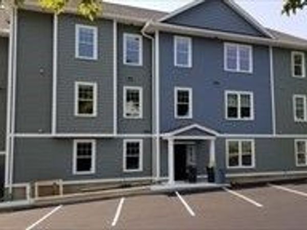 462 Main Street, Unit 43, Amherst, MA 01002