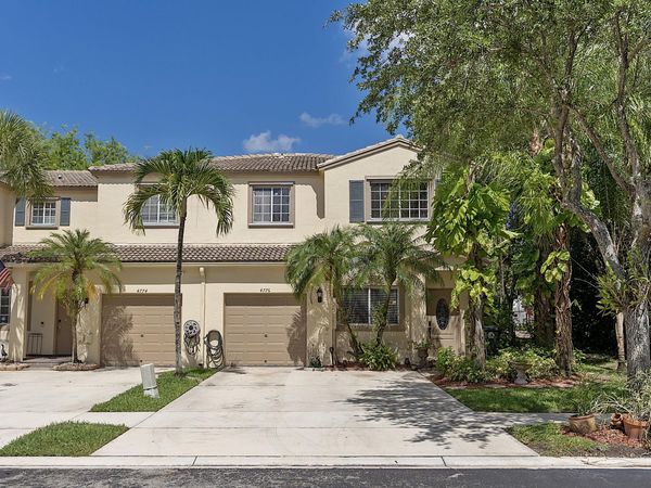 4776 Lago Vista Drive, Coconut Creek, FL 33073